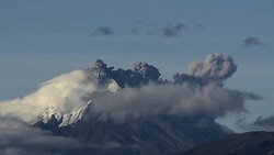 VOICED : El Cotopaxi vuelve a lanzar ceniza News Clip