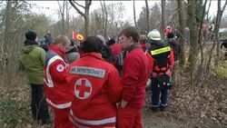 WRAP Police try to remove anti-nuclear demonstrators, arrests News Clip