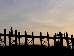 U Bein Bridge in Mandalay, Myanmar Stock Footage