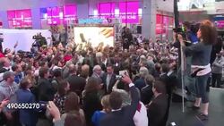 CLEAN : Hollande greets crowds at French fair on Times Square News Clip