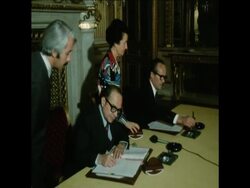 SYND 25 10 75 BRAZILIAN AND FRENCH FOREIGN MINISTERS SIGNING TRADE AGREEMENTS News Clip