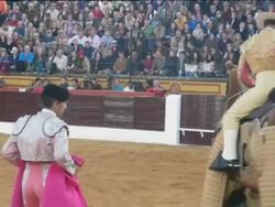 Emotional and noisy return for Spanish matador Pad Stock Footage