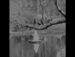 CAN177 MODELS IN  FUR COATS IN FRANKFURT PARK News Clip