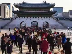 MS T/L Shot of Many spectator at Gyeongbokgung (royal palace located in norrn Seoul) / Seoul, South Korea Stock Footage