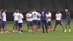 VOICED : Messi volvio a entrenar aunque no llegaria al debut ante Chile News Clip