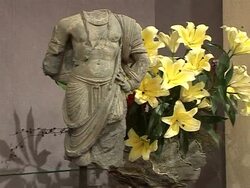 CLEAN: Kenzo strips down at auction News Clip