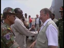 Defence minister visits refugees News Clip