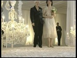 Couples challenge snow storm to celebrate Valentine News Clip