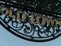 CU Old Town sign / Chicago, Illinois, USA Stock Footage