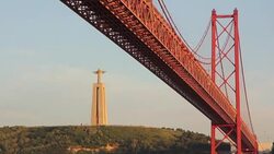 Lisboa Barco Tejo ponte 25 abril cristo rei Stock Footage