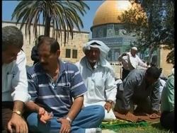 Thousands of muslims mark Ramadan with prayers at Al-Aqsa Mosque News Clip
