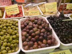 MS PAN Shot of Pickled olives in delicatessen shop in Ambrogio market / Florence, Tuscany, Italy Stock Footage