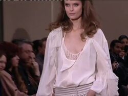 Julien Macdonald thrills with lingerie-style dresses. Instructional Video