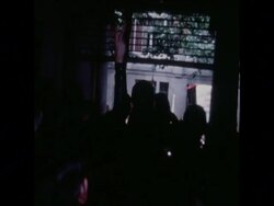 SYND 27-7-72 DOCKERS HAIL UNION LEADERS AS STRIKE IS CALLED News Clip