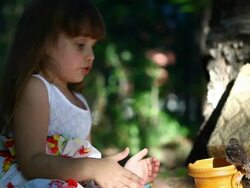Girl and sparrow (HD) Stock Footage