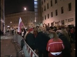 Poles start arriving, reax, crowd shots News Clip