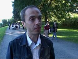 Sweden heads into close election with slight edge for centre-right News Clip