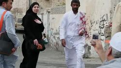 VOICED : Muslim pilgrims visit News Clip