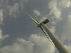 Timelapse single windmill against moving clouds tenkasi tamil nadu Stock Footage