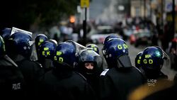 CLEAN: Flames, rioting engulf London for third day News Clip