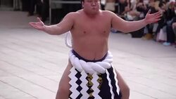 CLEAN : Japan sumo champions make traditional new year pilgrimage News Clip