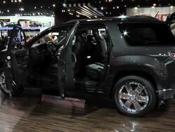 2013 GMC Acadia Denali montage Stock Footage