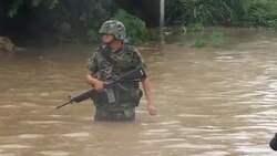 CLEAN : Flooded Acapulco hit by looting News Clip