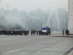 CLEAN: Etat d'urgence au Kirghizstan, violences a News Clip