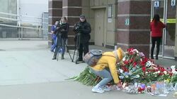 CLEAN : Flowers candles laid for victims of Russia metro attack News Clip