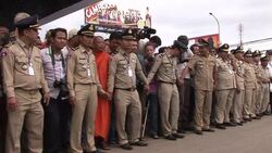 CLEAN : Jubilant return for exiled Cambodian News Clip