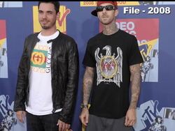 Former Blink-182 drummer Travis Barker and celebrity disc jockey DJ AM are expected to fully recover from burns they suffered in a fiery South Carolina jet crash that killed the other four people aboard, their doctor said Sunday. News Clip