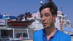 UNHCR on 400 migrants arrving in Sicily Instructional Video