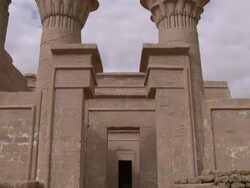 MS TU TD Ruins temple gate of qasr / Baris, Egypt Stock Footage
