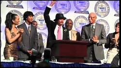Kid Rock accepts NAACP award, some protests News Clip