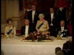 US president attends dinner with Queen and Blairs News Clip