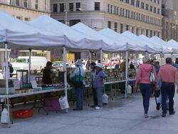 WS Farmer's market in Daley Plaza Stock Footage
