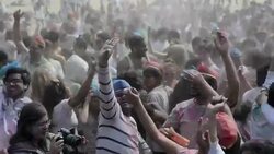 VOICED : El festival de los colores News Clip