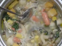 scoop Sukiyaki by colander Stock Footage