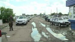 CLEAN : Eastern Ukrainians say they are fleeing to Russia News Clip