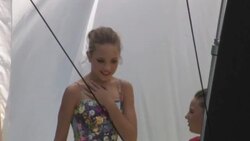 Maddie Ziegler and Mackenzie Ziegler at the Teen Choice Awards Stock Footage