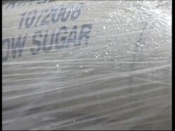 Key border crossing reopens;  trucks move cargo from Israel to the Gaza strip News Clip