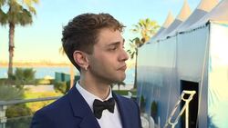 CLEAN : Cannes: Xavier Dolan wins jury prize for Mommy News Clip