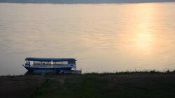 Mornong river Stock Footage