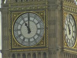 Big Ben clock face and 1100 chime News Clip