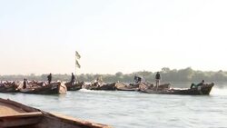 Sand divers make a living from dredging the river Niger Instructional Video