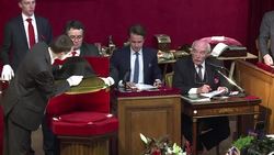 VOICED : Sombrero de Napoleon en manos surcoreanas News Clip