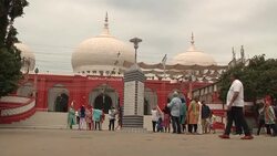 Bus tour aims to dispel Karachi security fears News Clip