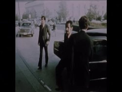 SYND 7 11 75  DR KISSINGER MEETS EMIRATES OIL MINISTER News Clip