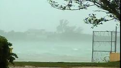 CLEAN: Hurricane Irene hits Bahamas News Clip