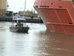 CLEAN: BP 'dome' carries hopes of averting oil catastrophe News Clip